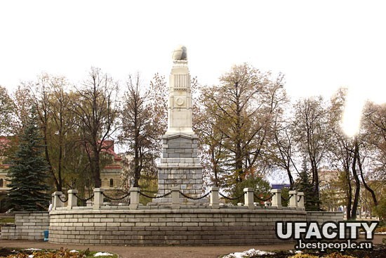 Бывший памятник Ленину